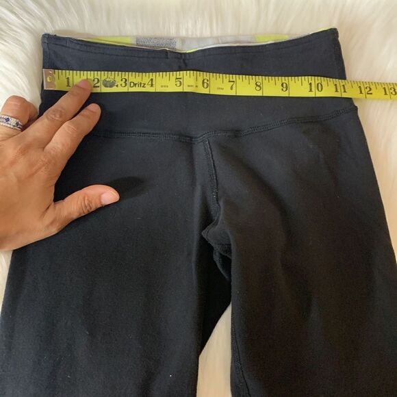 Lululemon Wunder Under Crop *Reversible Size 2 - Picture 11 of 14